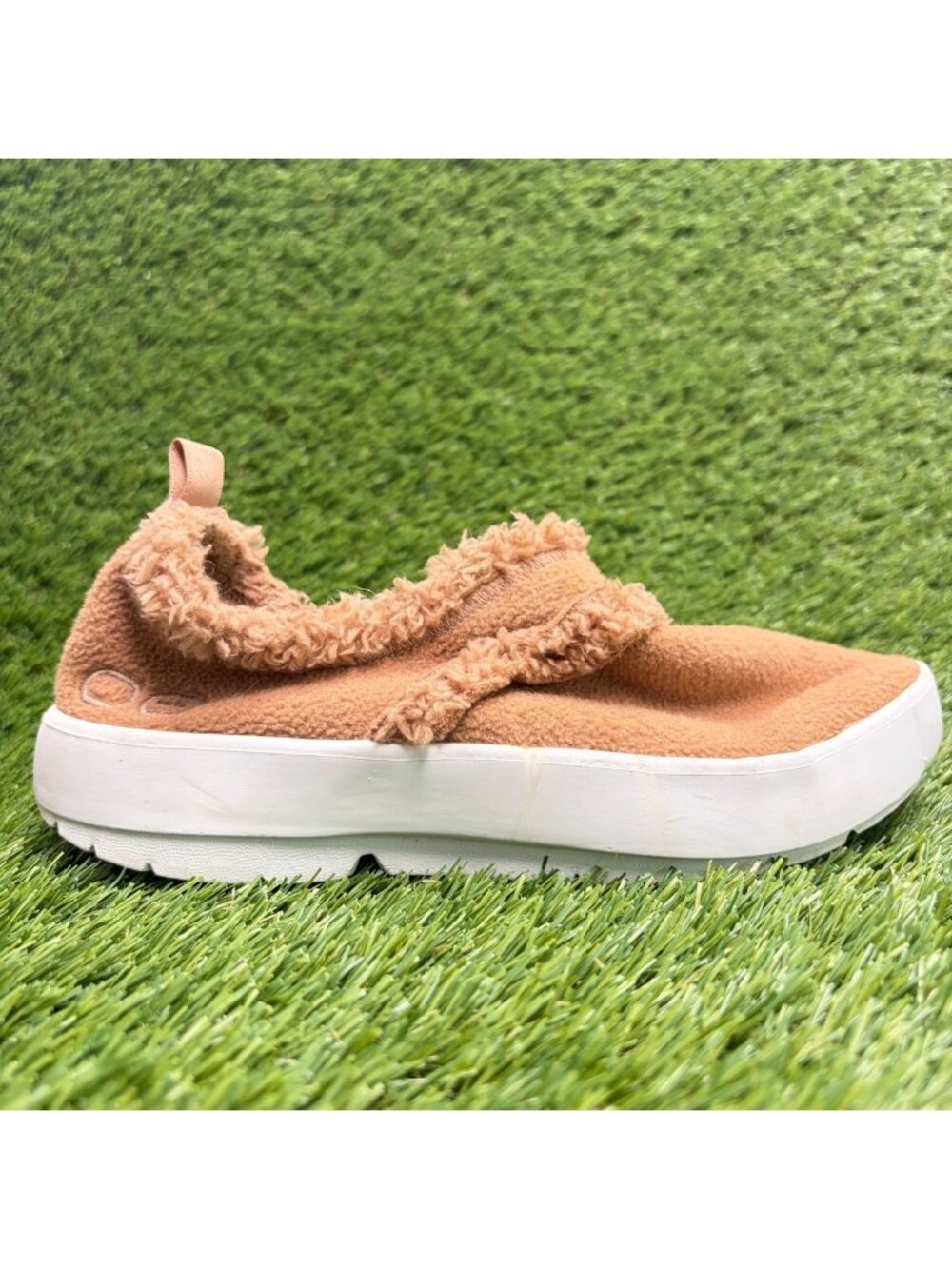 OOFOS OOcoozie Low Womens Size 6.5 Brown White Casual Slip On Recovery Shoes